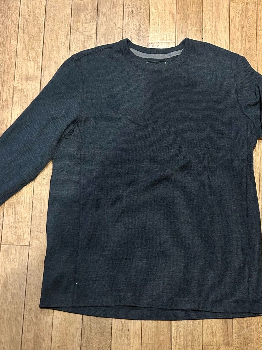 Eddie Bauer Men's Long-Sleeve Crewneck — Dark Charcoal